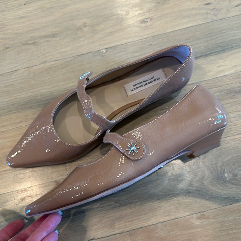 NWT Elizabeth Damrich for Antonio Melani nude patent flats